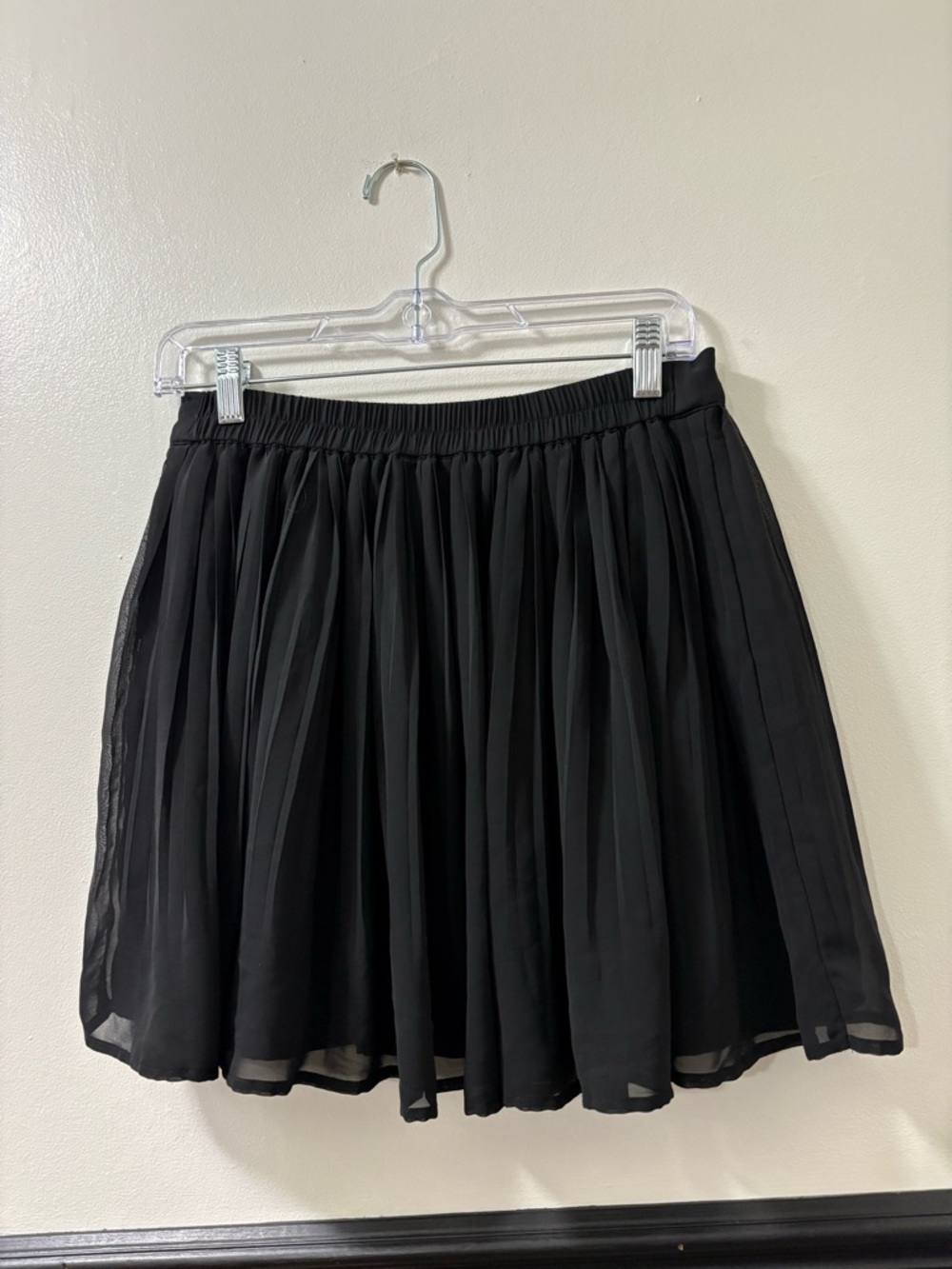 Candie's Black Pleated Chiffon Mini Skirt Size Small - Picture 3 of 6